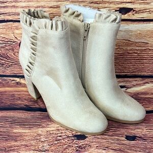 Elegant Tan Ankle Boots